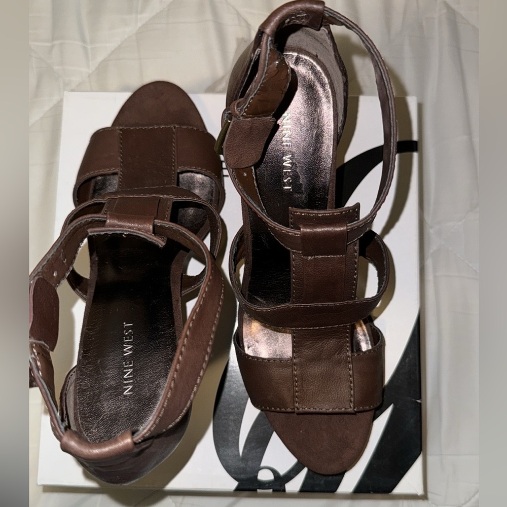 Nine West Brown Leather Editao Sandals